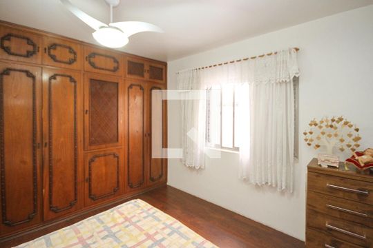 Quarto 03 de casa à venda com 3 quartos, 400m² em Chácara Mafalda, São Paulo