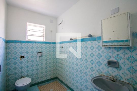 Banheiro de casa para alugar com 1 quarto, 56m² em Vila Bela Vista, Santo André