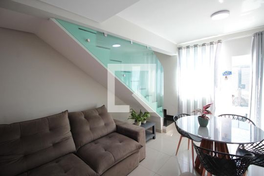 Casa para alugar com 2 quartos, 76m² em Copacabana, Belo Horizonte