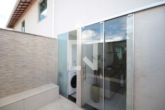 Area de Serviço de casa para alugar com 2 quartos, 76m² em Copacabana, Belo Horizonte