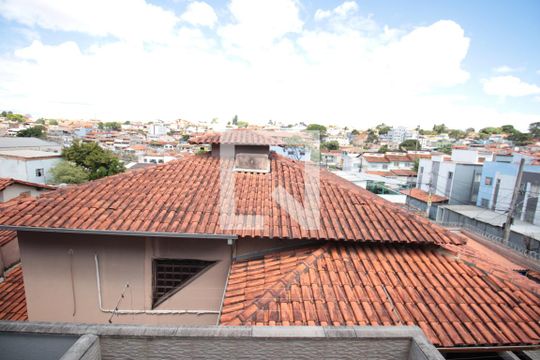 Vista do Quarto 1 de casa para alugar com 2 quartos, 76m² em Copacabana, Belo Horizonte