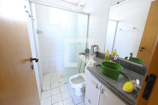 Banheiro de apartamento à venda com 3 quartos, 80m² em Setor Leste Universitário, Goiânia