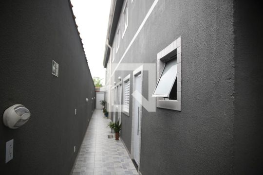 Area externa de casa para alugar com 2 quartos, 60m² em Vila Caiçara, Praia Grande