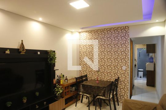 Sala de casa para alugar com 2 quartos, 60m² em Vila Caiçara, Praia Grande