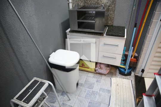 Area de serviço de casa para alugar com 2 quartos, 60m² em Vila Caiçara, Praia Grande