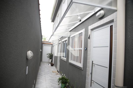 Area externa de casa para alugar com 2 quartos, 60m² em Vila Caiçara, Praia Grande