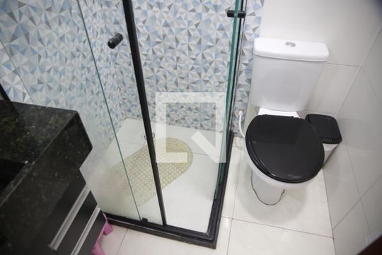 Banheiro de casa para alugar com 2 quartos, 60m² em Vila Caiçara, Praia Grande