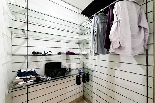 Closet de casa para alugar com 1 quarto, 28m² em Campo Belo, São Paulo