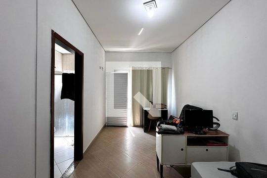 Quarto de casa para alugar com 1 quarto, 28m² em Campo Belo, São Paulo
