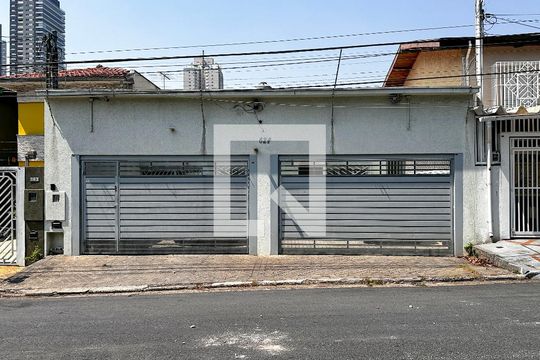 Fachada de casa para alugar com 1 quarto, 28m² em Campo Belo, São Paulo