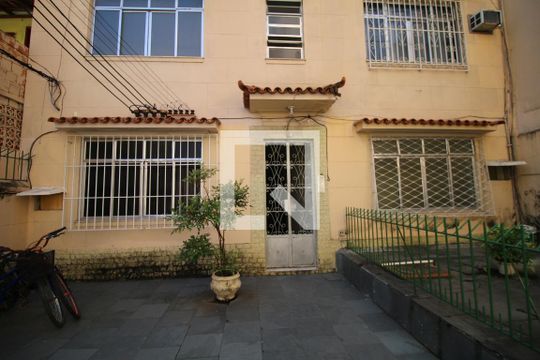 Entrada de apartamento para alugar com 2 quartos, 65m² em Bonsucesso, Rio de Janeiro