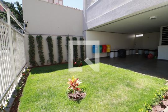 Hall de entrada de apartamento para alugar com 1 quarto, 60m² em Centro, Uberlândia