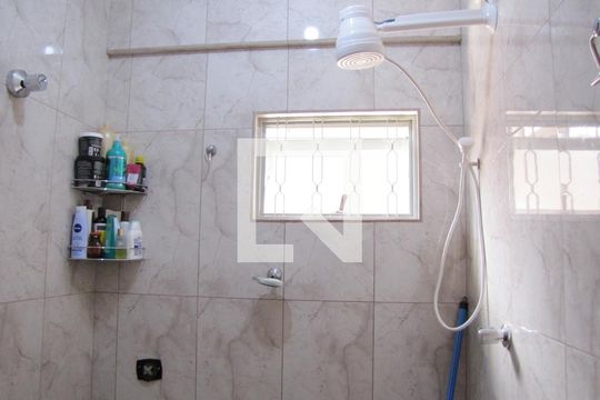 Banheiro da Suíte 1 de casa à venda com 2 quartos, 215m² em Parque Boturussu, São Paulo