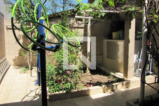 Quintal de casa à venda com 2 quartos, 215m² em Parque Boturussu, São Paulo