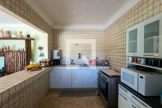 Cozinha de casa para alugar com 2 quartos, 360m² em Brasiléia, Betim