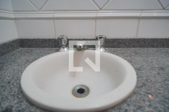 Lavabo 1 de apartamento à venda com 3 quartos, 270m² em Centro, Novo Hamburgo