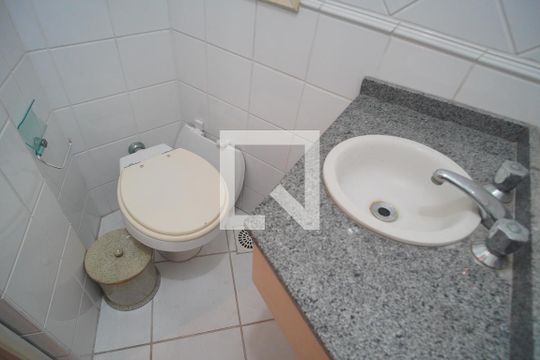 Lavabo 1 de apartamento à venda com 3 quartos, 270m² em Centro, Novo Hamburgo