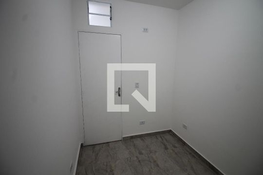Quarto 2 de casa para alugar com 2 quartos, 45m² em Vila Bertioga, São Paulo