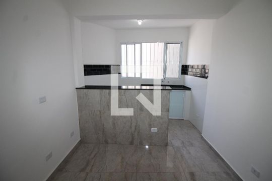 Sala de casa para alugar com 2 quartos, 45m² em Vila Bertioga, São Paulo