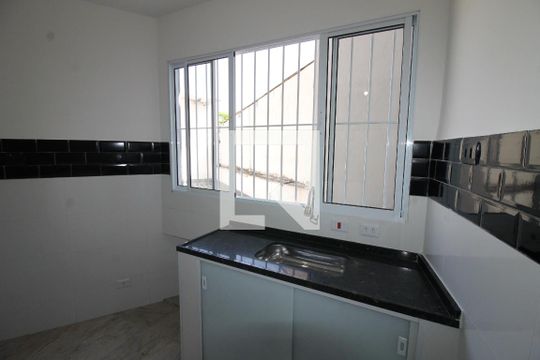 Cozinha de casa para alugar com 2 quartos, 45m² em Vila Bertioga, São Paulo