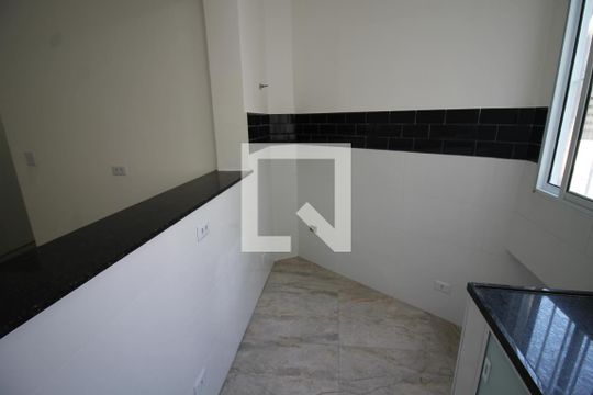 Cozinha de casa para alugar com 2 quartos, 45m² em Vila Bertioga, São Paulo