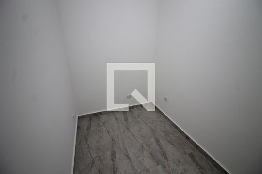 Quarto 1 de casa para alugar com 2 quartos, 45m² em Vila Bertioga, São Paulo
