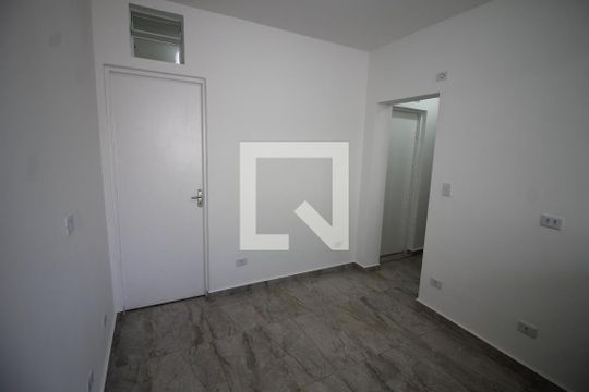 Sala de casa para alugar com 2 quartos, 45m² em Vila Bertioga, São Paulo