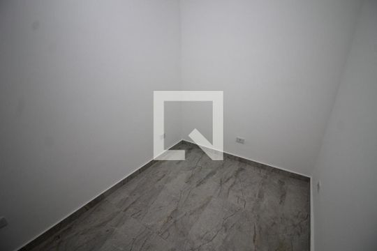 Quarto 2 de casa para alugar com 2 quartos, 45m² em Vila Bertioga, São Paulo
