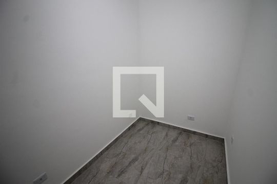 Quarto 1 de casa para alugar com 2 quartos, 45m² em Vila Bertioga, São Paulo