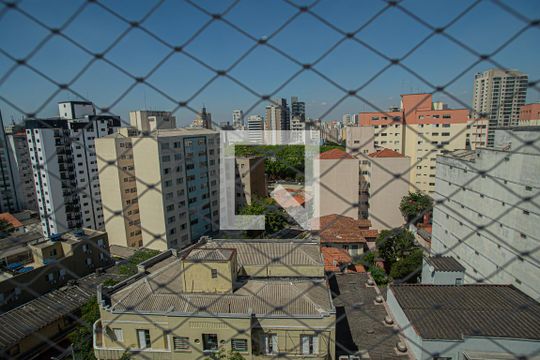 Vista da sala de apartamento para alugar com 1 quarto, 40m² em Bela Vista, São Paulo