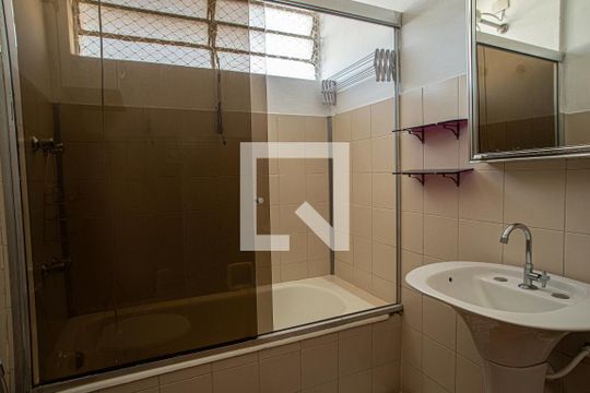 Banheiro de apartamento para alugar com 1 quarto, 40m² em Bela Vista, São Paulo