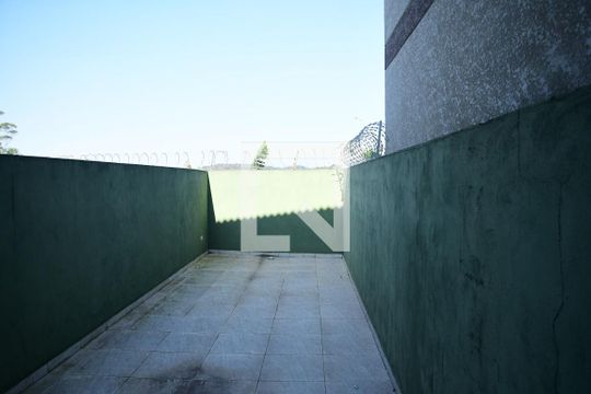 Quintal de casa para alugar com 2 quartos, 80m² em Centreville, Cotia