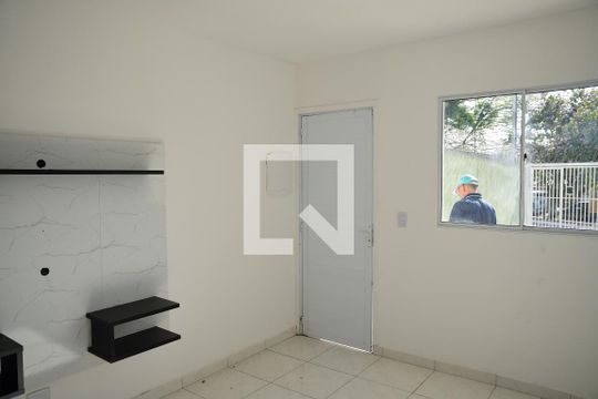 Sala de casa para alugar com 2 quartos, 80m² em Centreville, Cotia