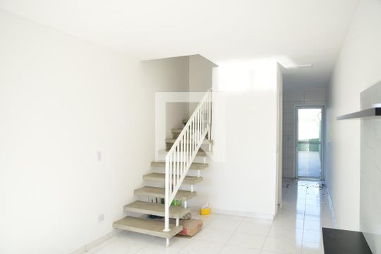 Sala de casa para alugar com 2 quartos, 80m² em Centreville, Cotia