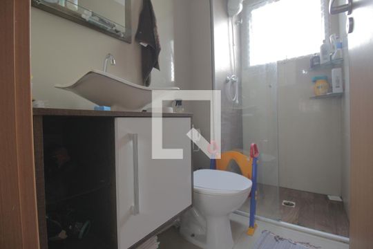Banheiro de apartamento para alugar com 2 quartos, 44m² em São José, Canoas