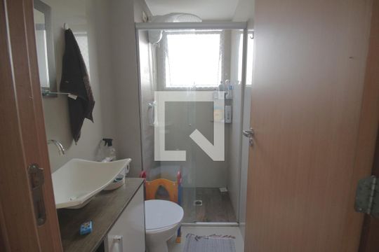 Banheiro de apartamento para alugar com 2 quartos, 44m² em São José, Canoas