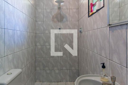 Banheiro - Edícula de casa à venda com 5 quartos, 200m² em Jardim Mimar, São Paulo
