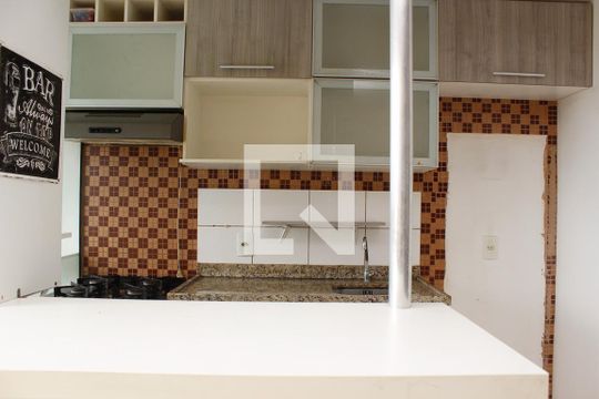 Cozinha de apartamento à venda com 3 quartos, 72m² em Cristal, Porto Alegre