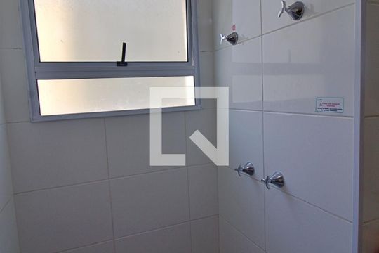 Banheiro de apartamento à venda com 2 quartos, 44m² em Parque Reboucas, São Paulo