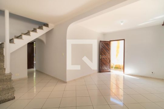 Casa à venda com 3 quartos, 160m² em Vila Iório, São Paulo
