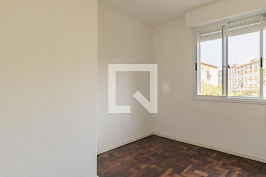 Dormitório 2 de apartamento para alugar com 4 quartos, 80m² em Passo da Areia, Porto Alegre