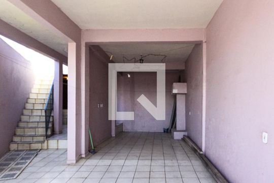 Garagem de casa para alugar com 3 quartos, 120m² em Cidade Satélite Santa Bárbara, São Paulo