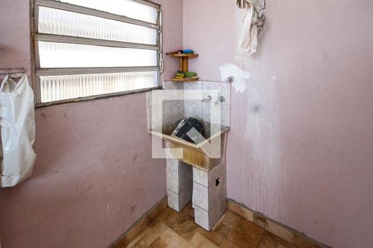Área de Serviço de casa para alugar com 3 quartos, 120m² em Cidade Satélite Santa Bárbara, São Paulo