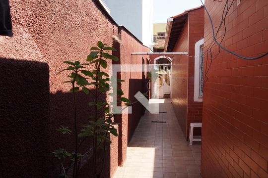 Quintal de casa à venda com 3 quartos, 220m² em Centro, Jundiaí