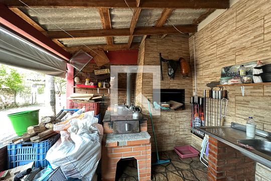 Churrasqueira de casa à venda com 3 quartos, 92m² em Vicentina, São Leopoldo