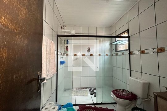 Banheiro de casa à venda com 3 quartos, 92m² em Vicentina, São Leopoldo