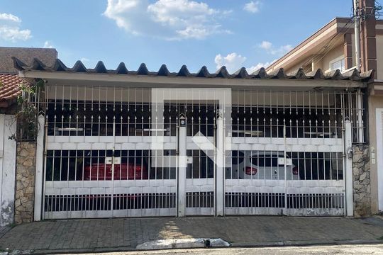 Fachada de casa à venda com 3 quartos, 240m² em Vila Baruel, São Paulo