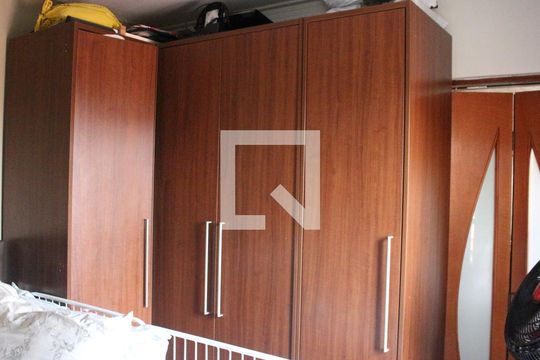 Edicula - Quarto de casa à venda com 3 quartos, 240m² em Vila Baruel, São Paulo