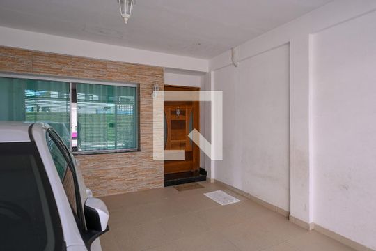 Garagem de casa à venda com 3 quartos, 120m² em Sacomã, São Paulo