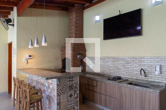 Casa de Condomínio à venda com 3 quartos, 110m² em Vila Talarico, São Paulo